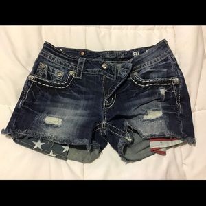 Lady’s size 27 Miss Me signature shorts